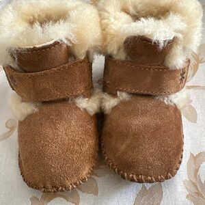 LL Bean toddler slippers size 5/6 EUC brown side with lam shearling insole